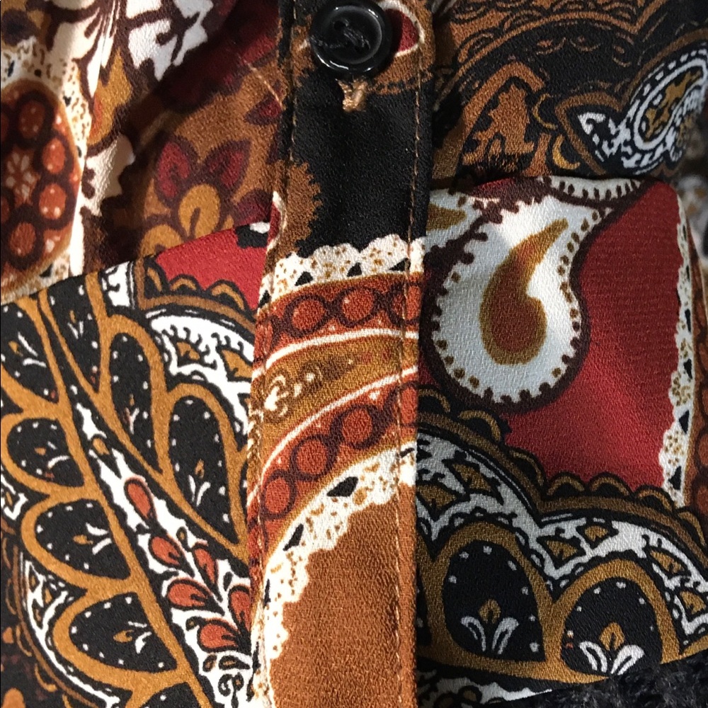 PLUS BEAUTIFUL BROWN GOLD WHITE PAISLEY FLORAL TOP